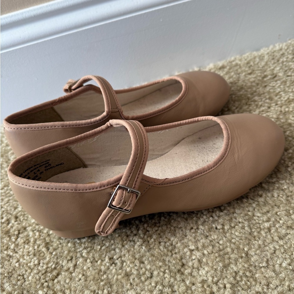 Capezio Tele Tone Tap Shoes neutral traditional strap women’s size 5.5